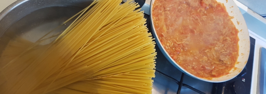 Spaghetti and tuna sauce from Bologna
